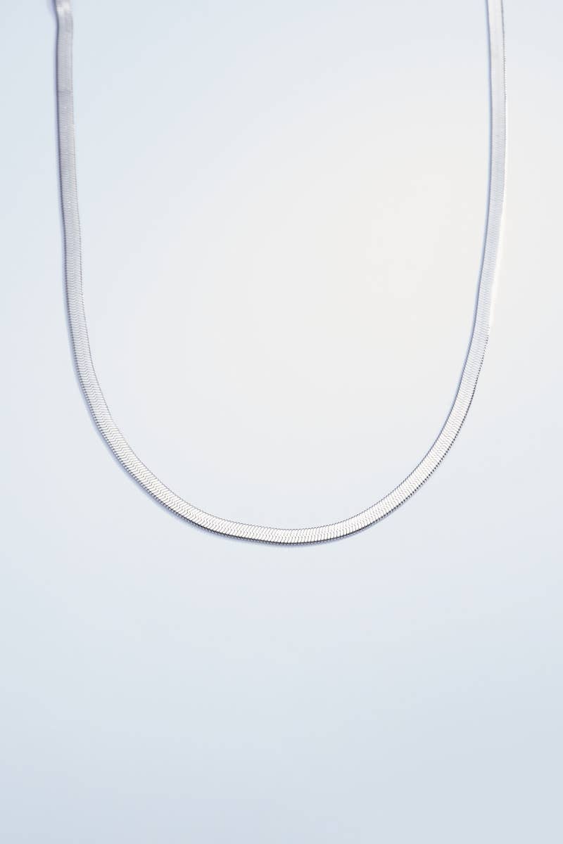 Herringbone halsband silver – rostfritt stål 316L nickelfritt och vattentåligt | Nordè Design